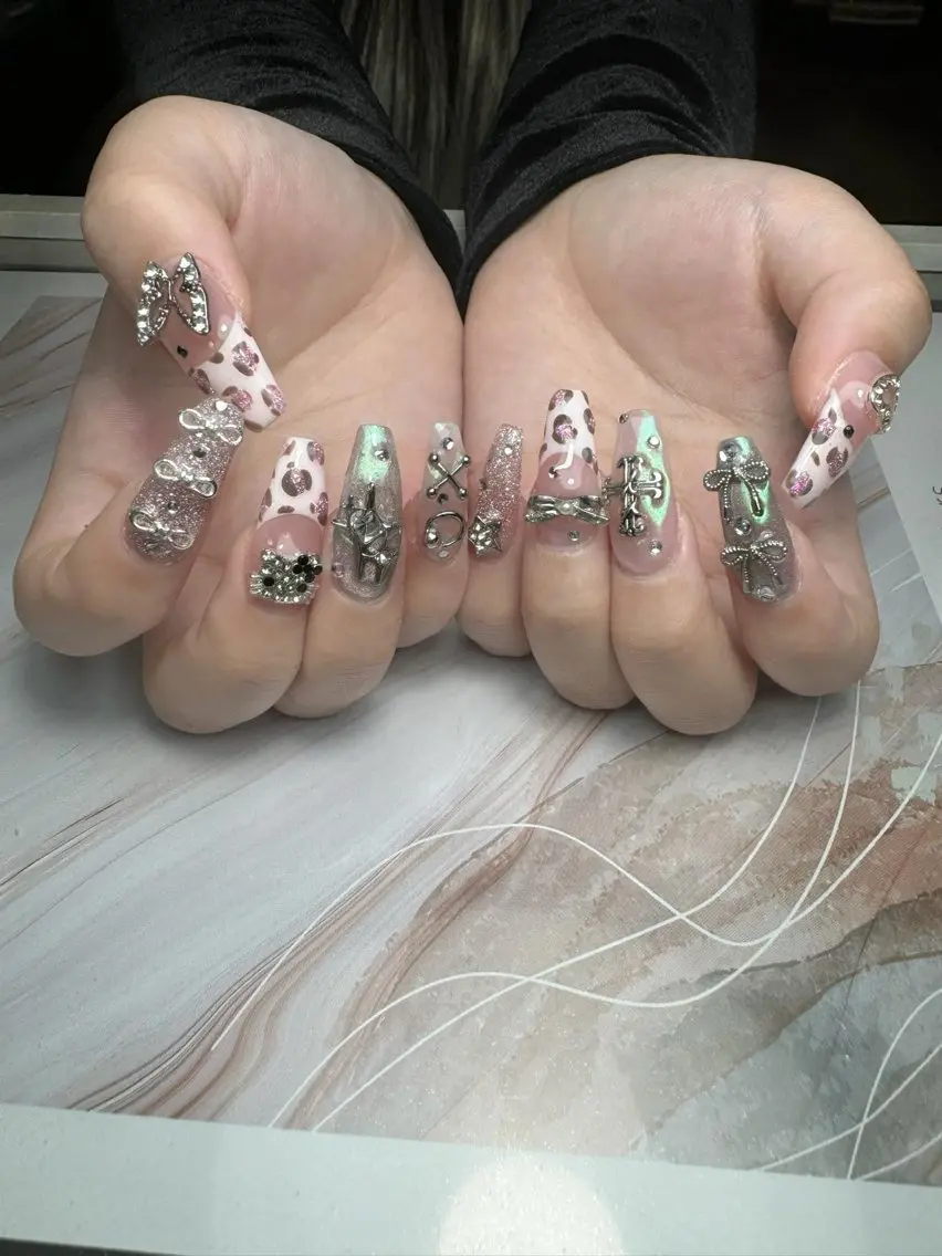 ネイル フレンチネイル ジェルネイル 韓国ネイル マグネットネイル マグネットフレンチ akina nailsのネイルデザイン