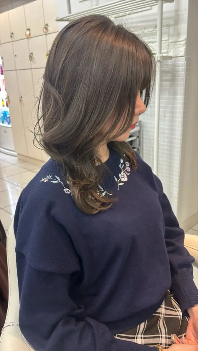 ロング レイヤーカット 横須賀中央人気カラー /くるみ🎀‎🤍のヘアスタイル
