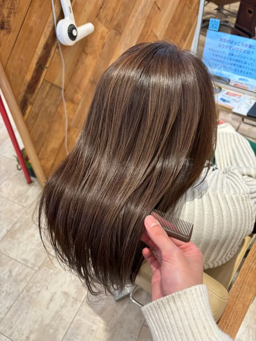 ロング カラー トリートメント レイヤーカット✨ 艶髪藤野のヘアスタイル