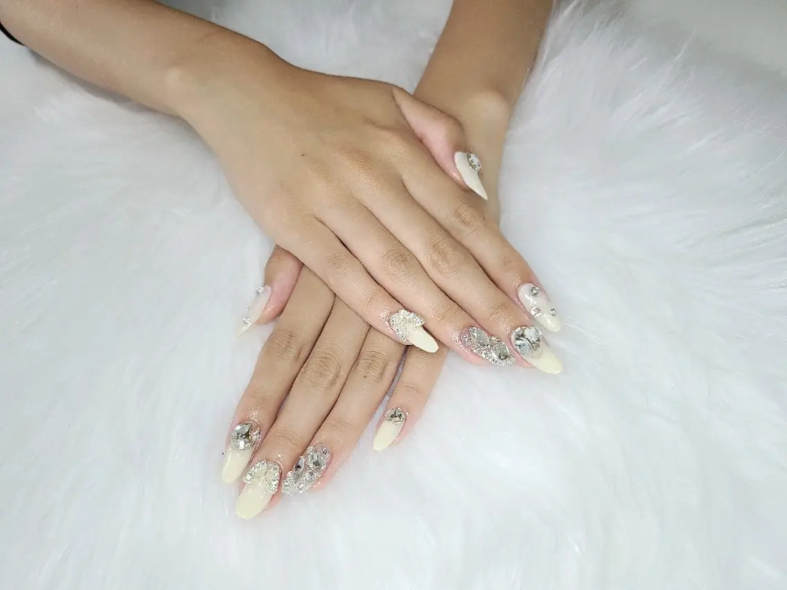 ネイル ハンドネイル Lily Eye&Nailのネイルデザイン