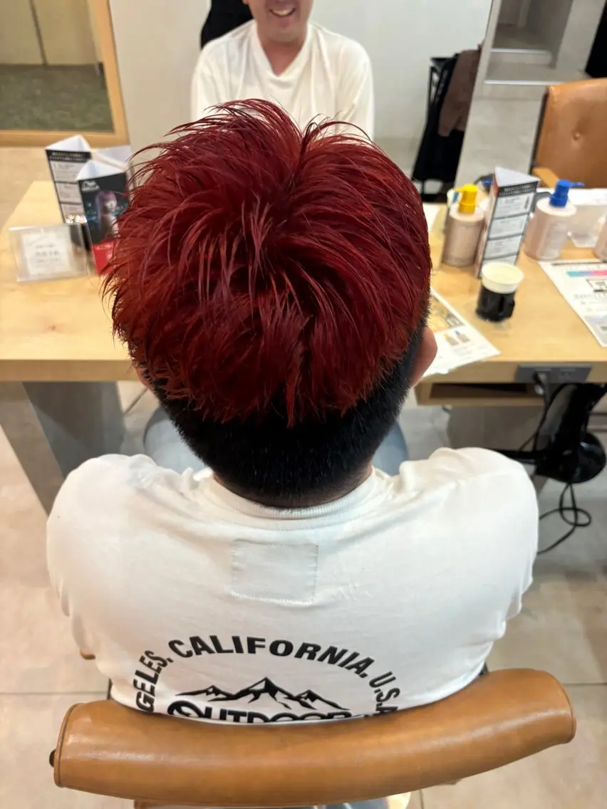 カラー メンズ メンズブリーチ ブリーチ レッドカラー 八尋 悠希のヘアスタイル