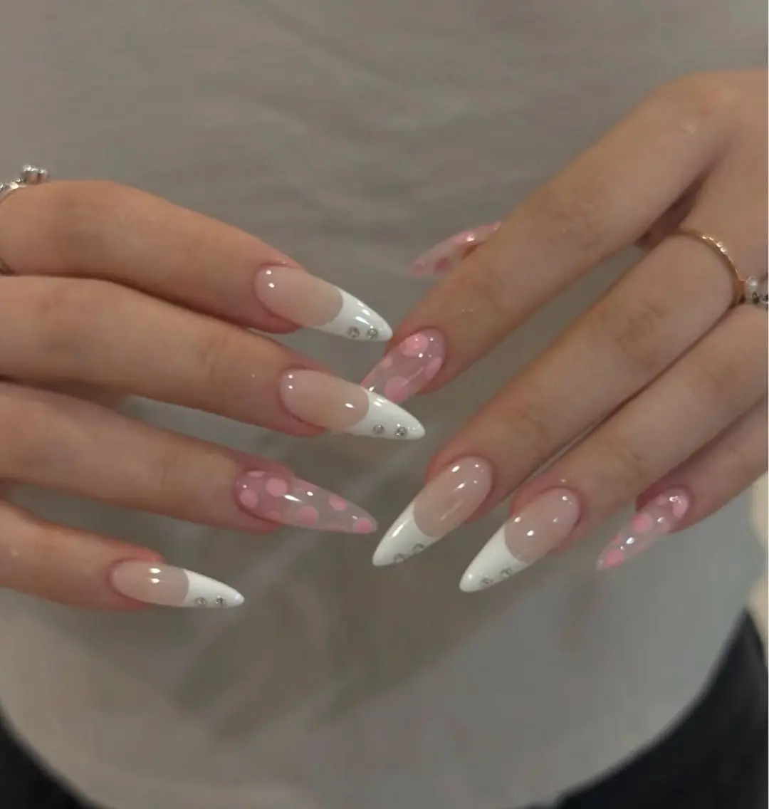ネイル 長さ出し キラキラネイル 韓国ネイル ロングネイル ワンホンネイル ハンドネイル Josie nail salonのネイルデザイン