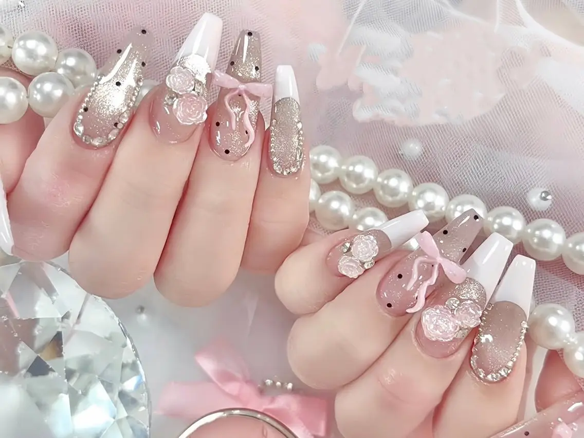 ロング 外国人風カラー 韓国風ヘア ハンドネイル E🌷nail 長さだし専門店のネイルデザイン
