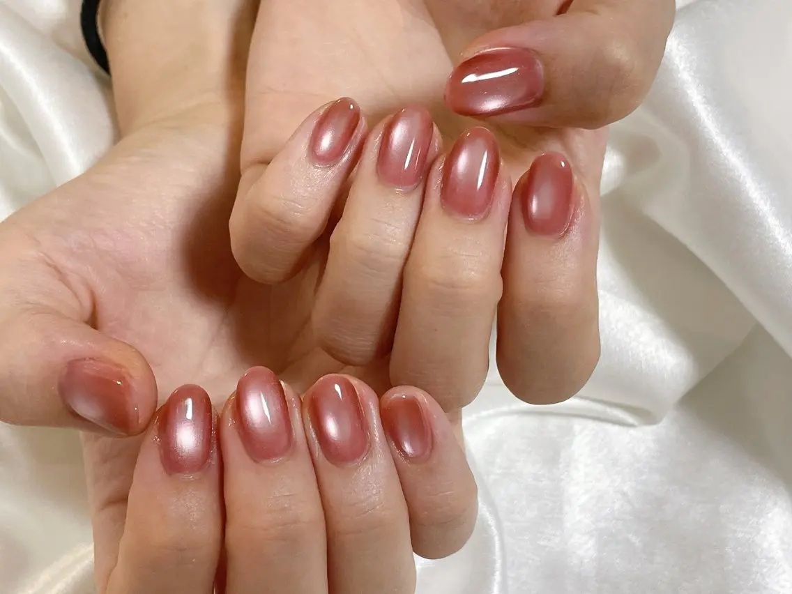 ネイル オーロラネイル フットネイル フレンチネイル ジェルネイル マグネットネイル ハンドネイル mogunail &blowのネイルデザイン