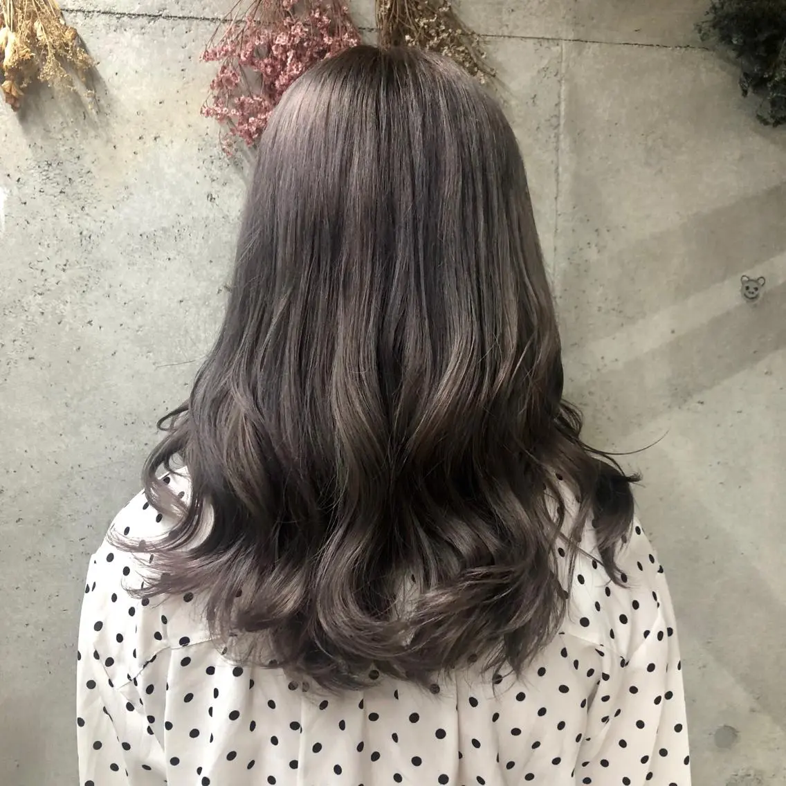 ロング カラー グレージュ ラベンダーカラー ラベンダーグレージュ ラベンダーグレー wakana 【ブリーチカラー】のヘアスタイル