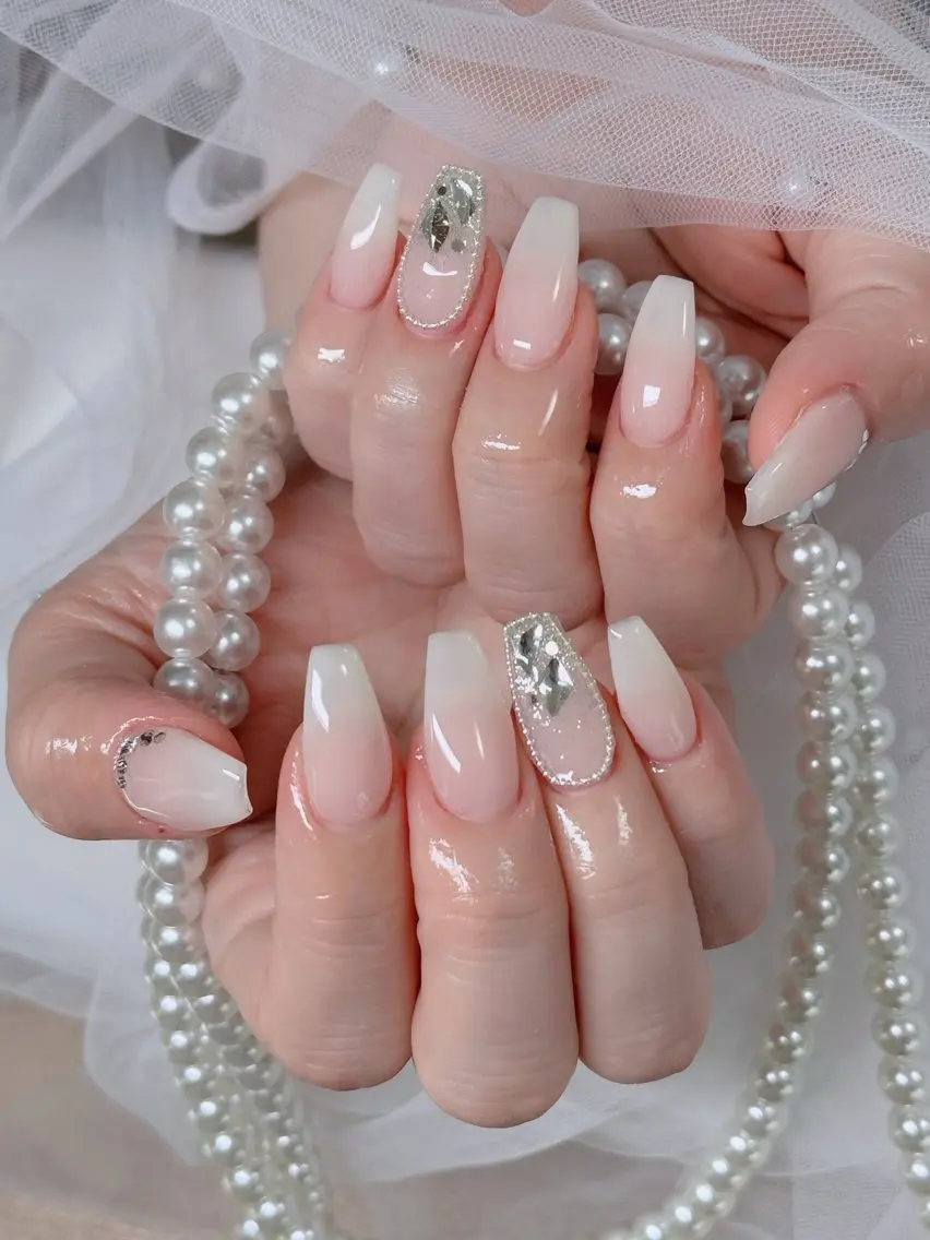 ネイル フレンチネイル ジェルネイル ガラスフレンチ ハロウィン ハート ハンドネイル H.baby Nail Salonのネイルデザイン