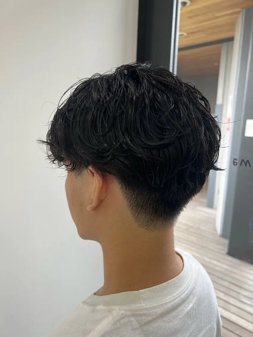 メンズ カット パーマ トリートメント ダブルカラー寒色系 ボリューム改善ハヤトのヘアスタイル