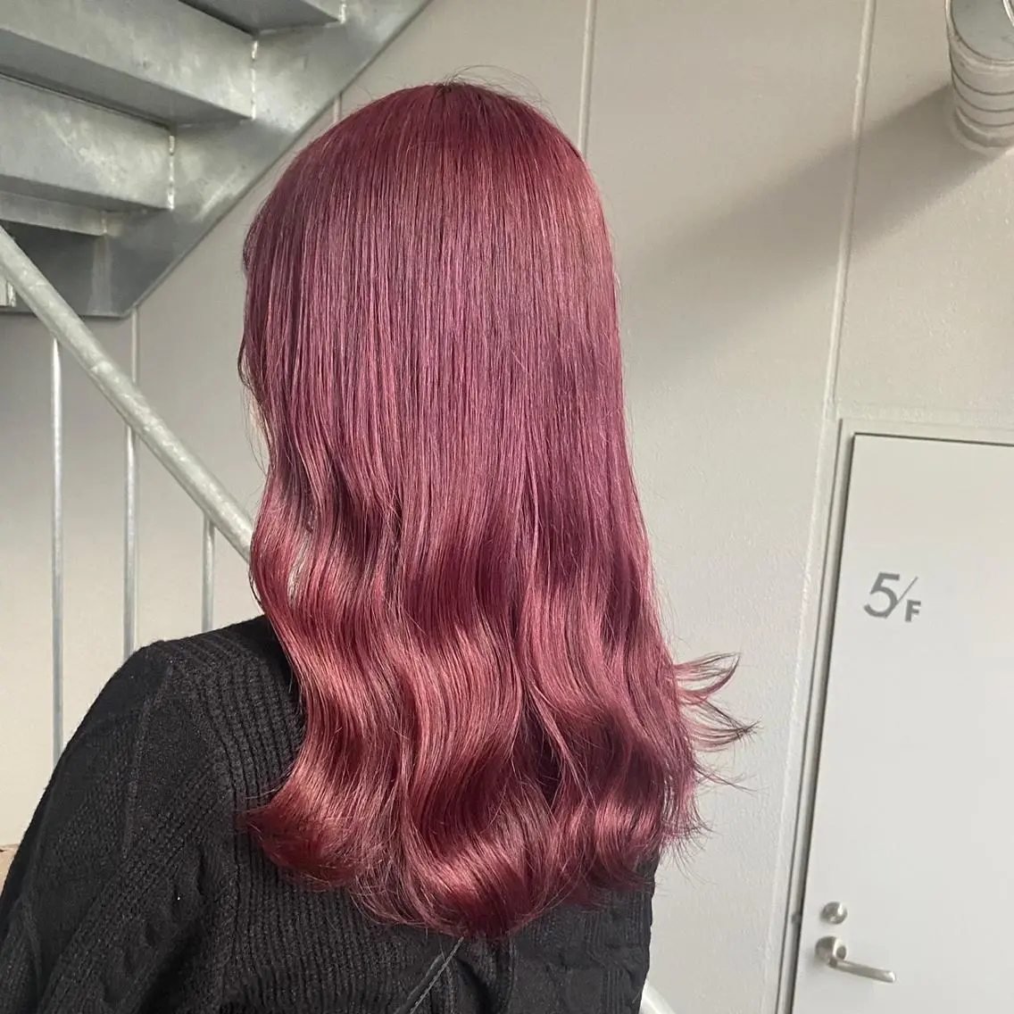 ロング カラー ピンクカラー ラベンダー💜 グレージュ🩶のヘアスタイル