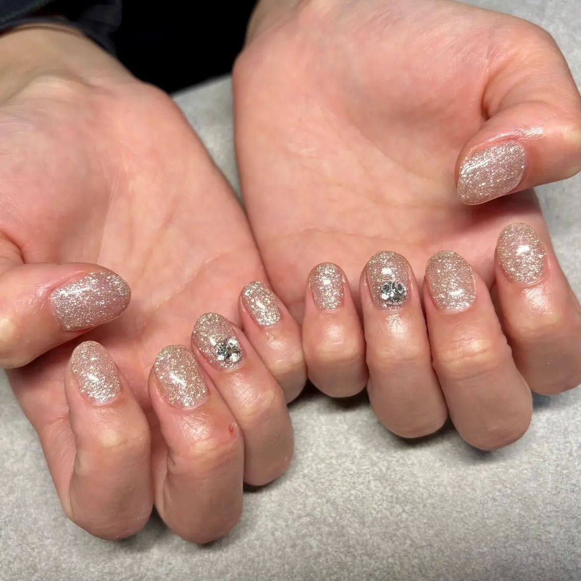 ネイル フラッシュネイル キラキラネイル ワンカラーネイル ストーンネイル ハンドネイル nail salon Lanaのネイルデザイン