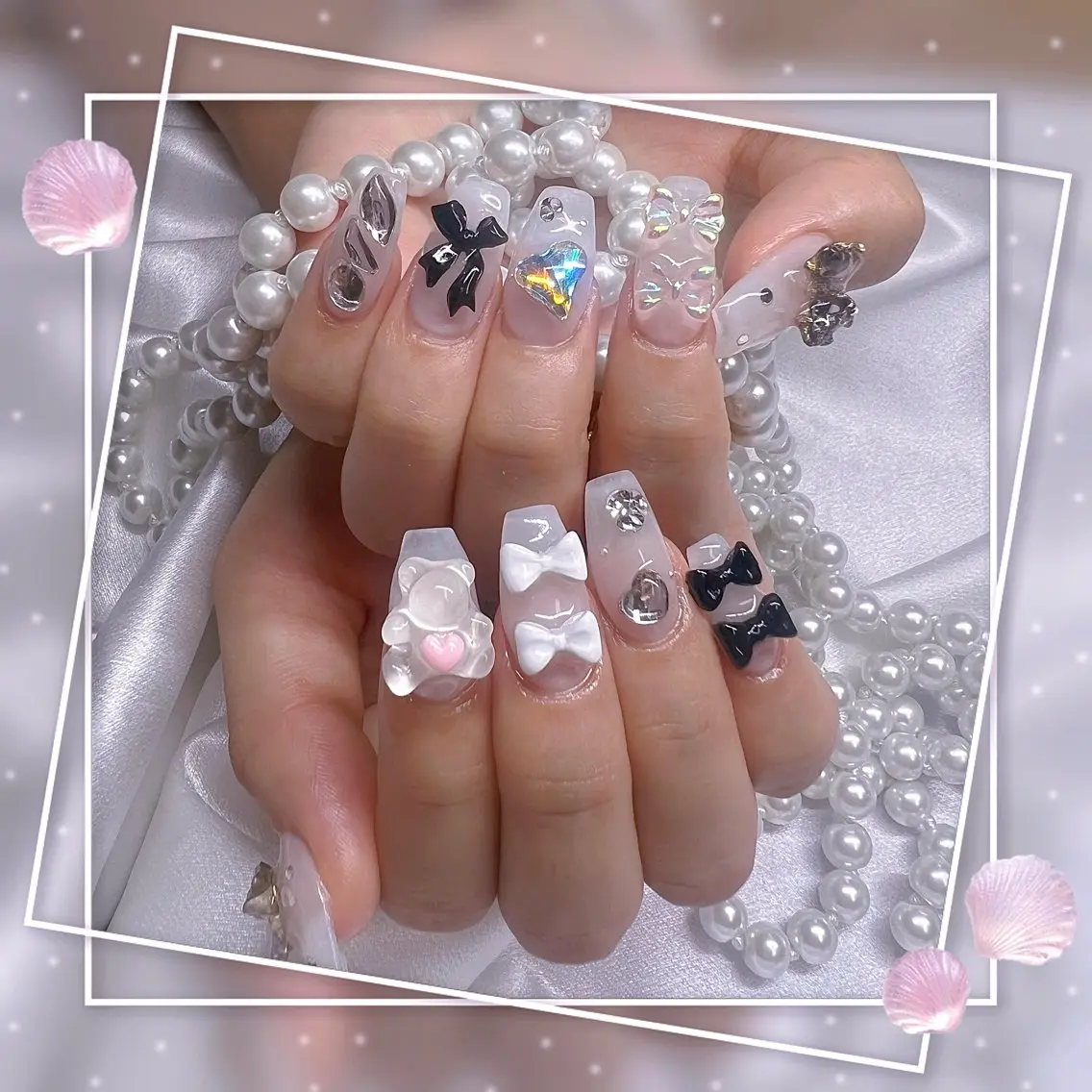 ネイル フレンチネイル グラデーション キラキラネイル 韓国ネイル マグネットネイル Chill Nailsalonのネイルデザイン
