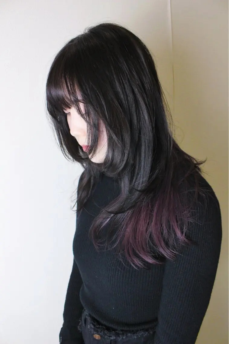 ロング カラー インナーカラー パープルカラー レイヤーカット ロング ウルフカット ヘアカラー 土居 正季のヘアスタイル