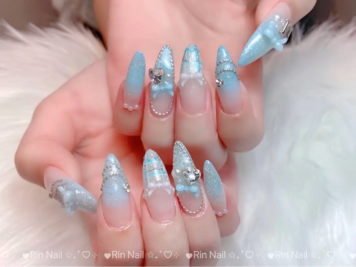 ネイル オーロラネイル ブルー フットネイル ジェルネイル 氷ネイル・うるうるネイル ハンドネイル Rin Nail 新大久保店のネイルデザイン