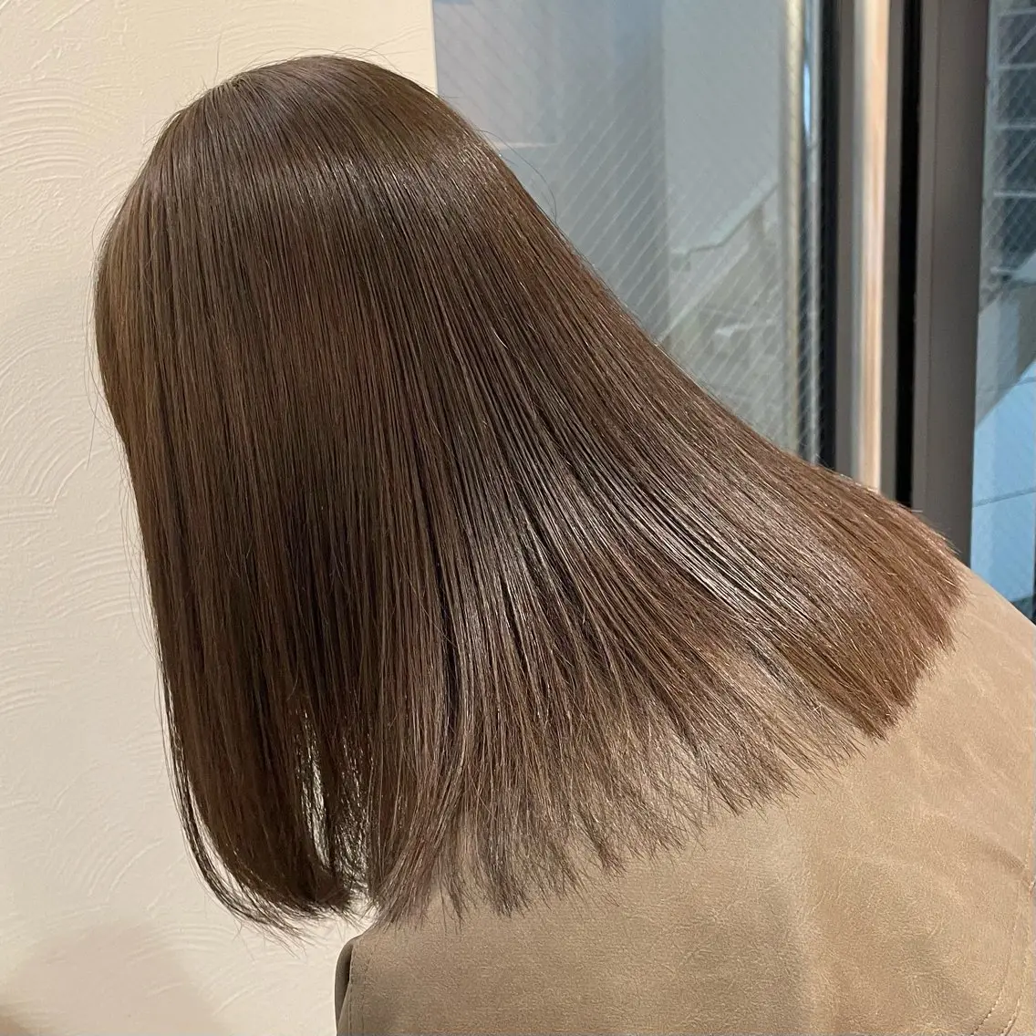 セミロング カラー ヘアアレンジ ベージュカラー ブリーチ 透明感カラー ブリーチなしカラー オリーブベージュ kana .のヘアスタイル