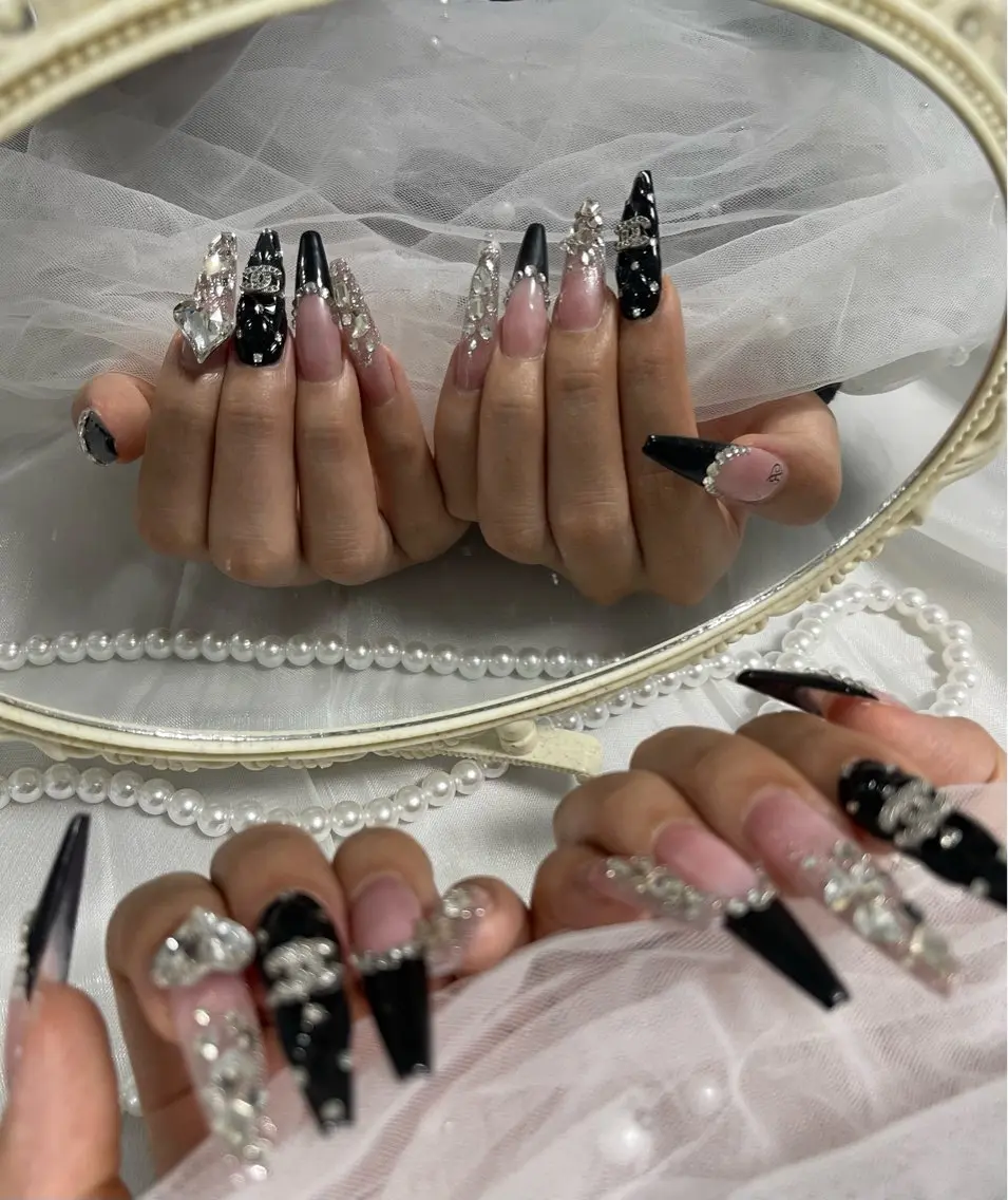 ネイル オーロラネイル クリアネイル フラッシュネイル ジェルネイル グラデーション ハンドネイル Amee Nail Salonのネイルデザイン