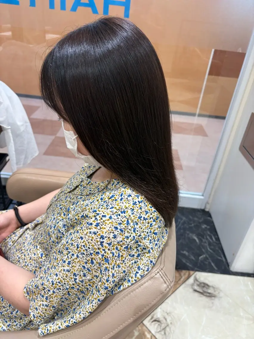 セミロング 顔周りカット 髪質改善カラー なーこ💖🌈のヘアスタイル