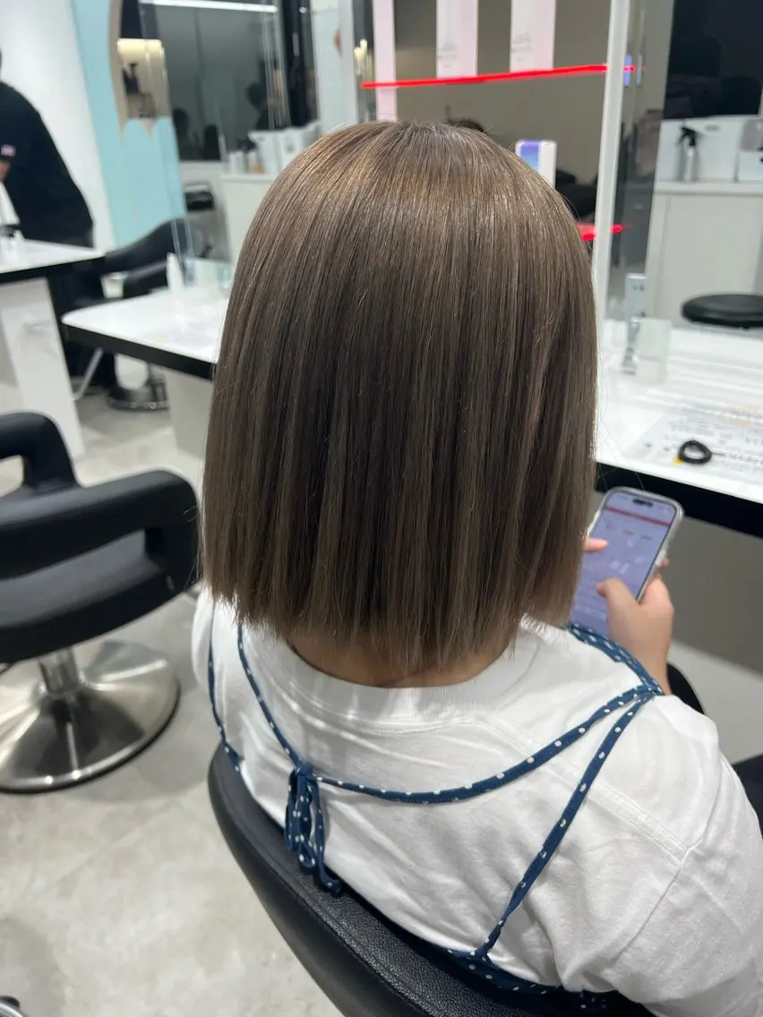 カラー REN🤍ハイトーン ×韓国レイヤーのヘアスタイル