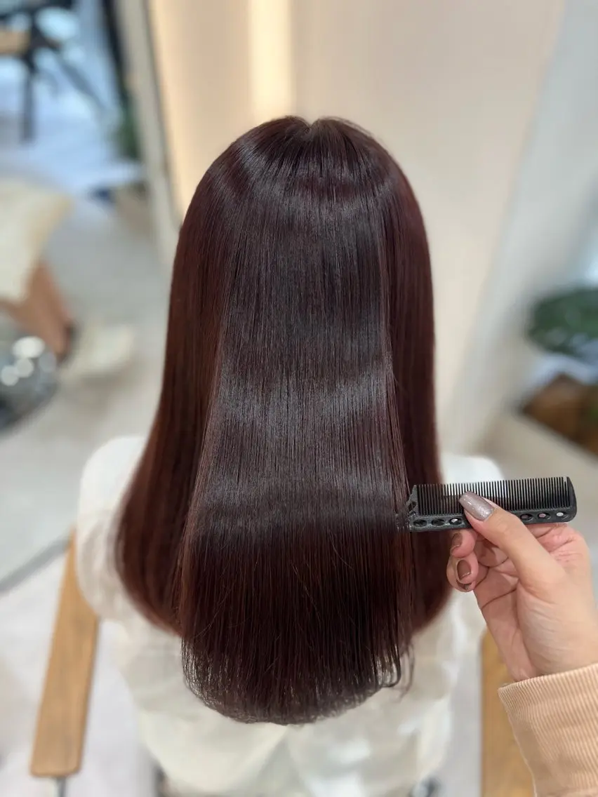 セミロング カラー Zina aimiのヘアスタイル