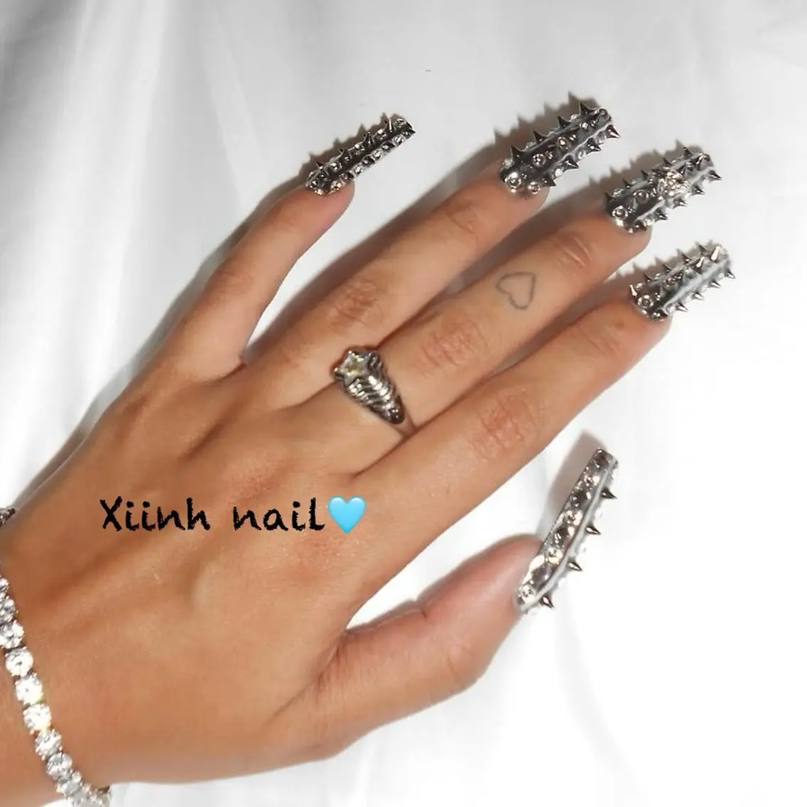 ネイル チークネイル 桜ネイル フットネイル ジェルネイル ハロウィン XIINH NAIL SALONのネイルデザイン