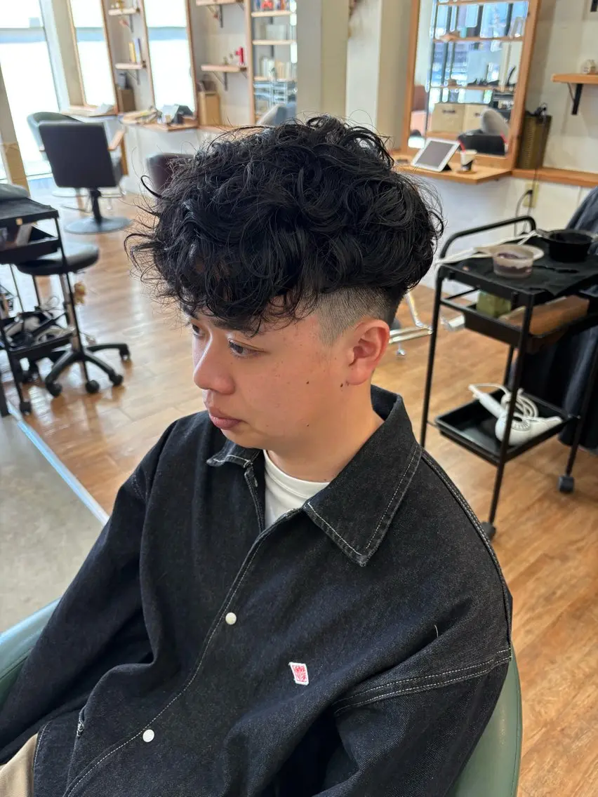 パーマ メンズ スペインカール 西村 恵祐のヘアスタイル