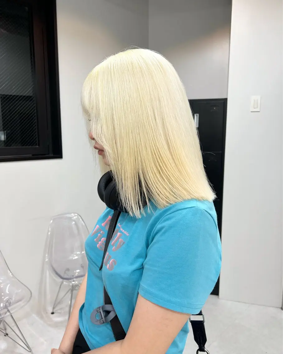 セミロング カラー ブリーチ ヘアカラー サイトウ ダイチのヘアスタイル