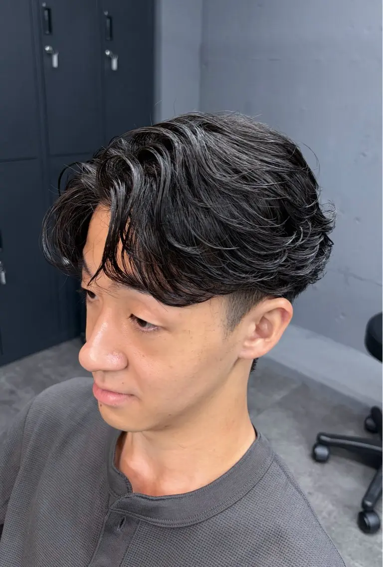 ミディアム ミディアムパーマ カット パーマ 宮本 涼太郎のヘアスタイル