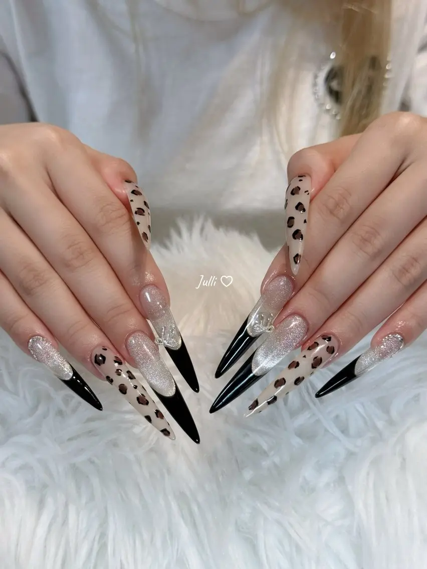 ネイル フレンチネイル ジェルネイル キラキラネイル 韓国ネイル レース ハンドネイル Julli NailStudioのネイルデザイン