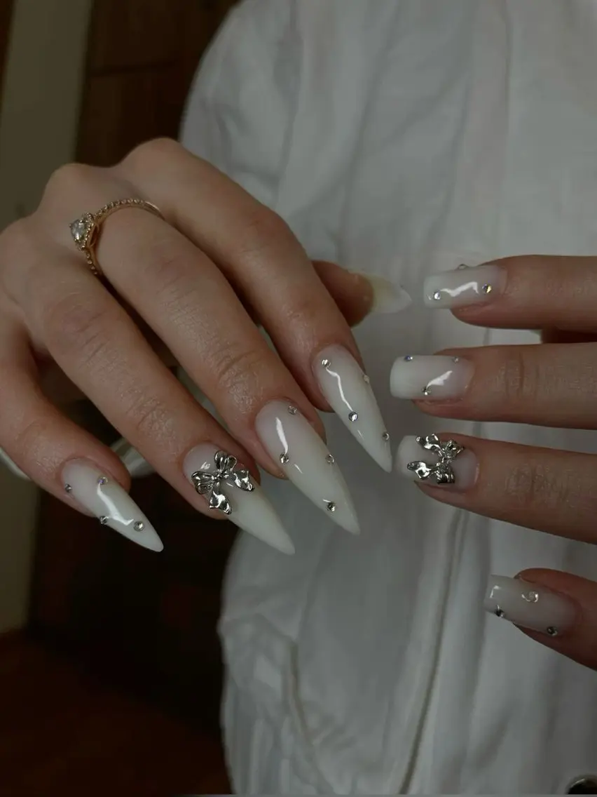 ネイル フレンチネイル ジェルネイル 韓国ネイル マグネットネイル 持ち込み ハンドネイル Mimi nail _Royalのネイルデザイン