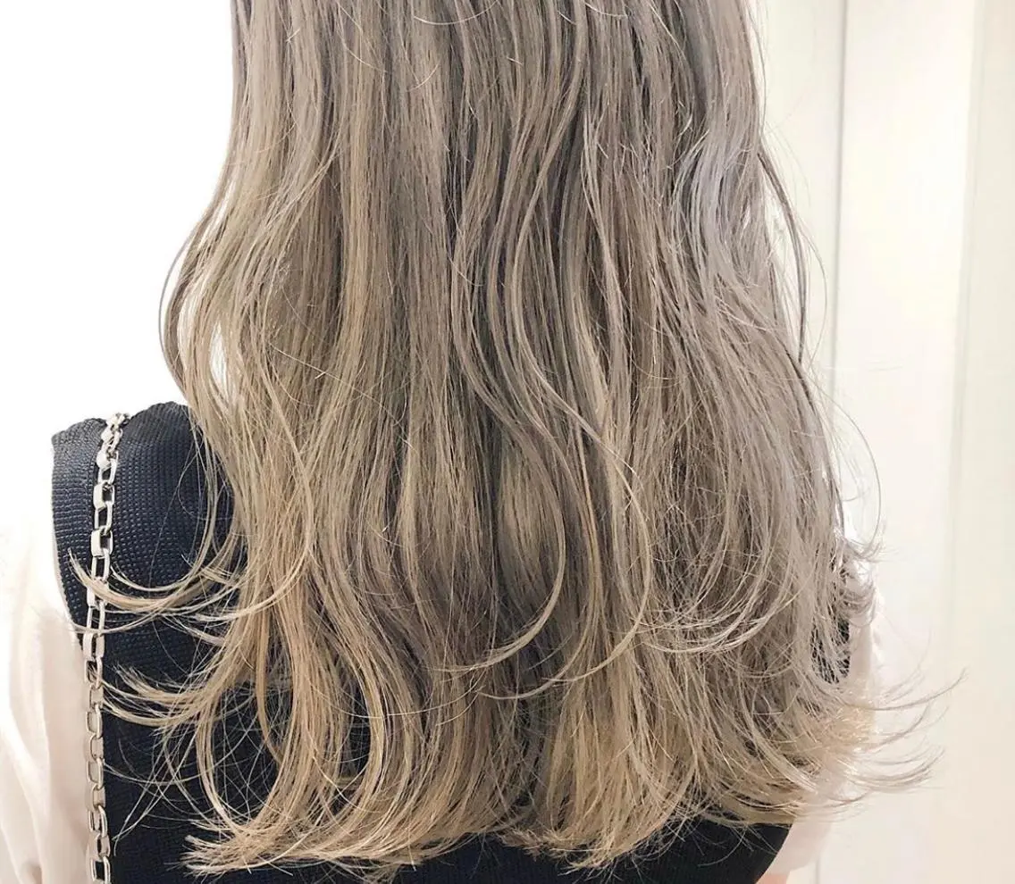 セミロング ヘアカラー トリートメント MIZUHO / ダブルカラー髪質改善のヘアスタイル