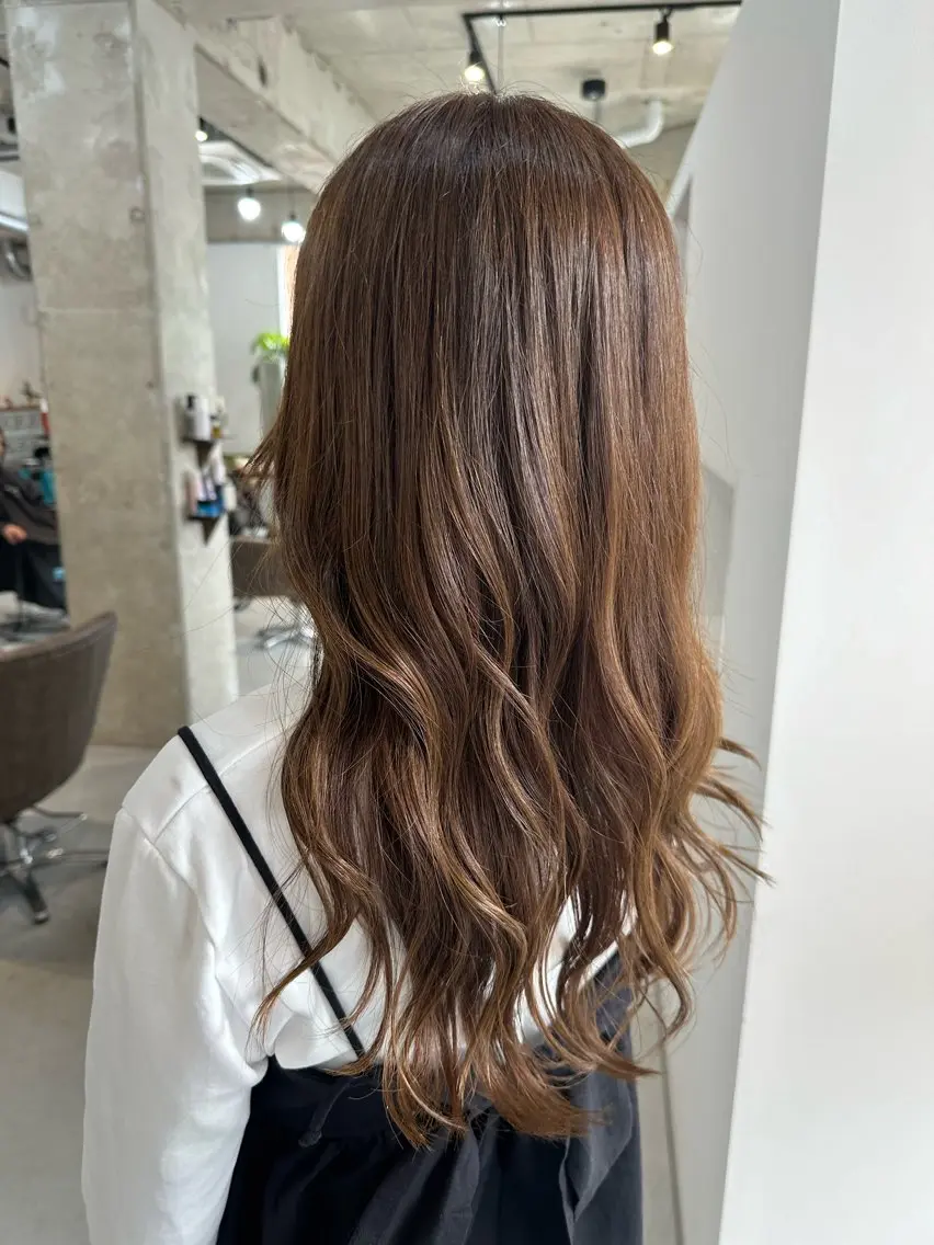 ロング カット ヘアカラー トリートメント カイリ /レイヤーカットのヘアスタイル