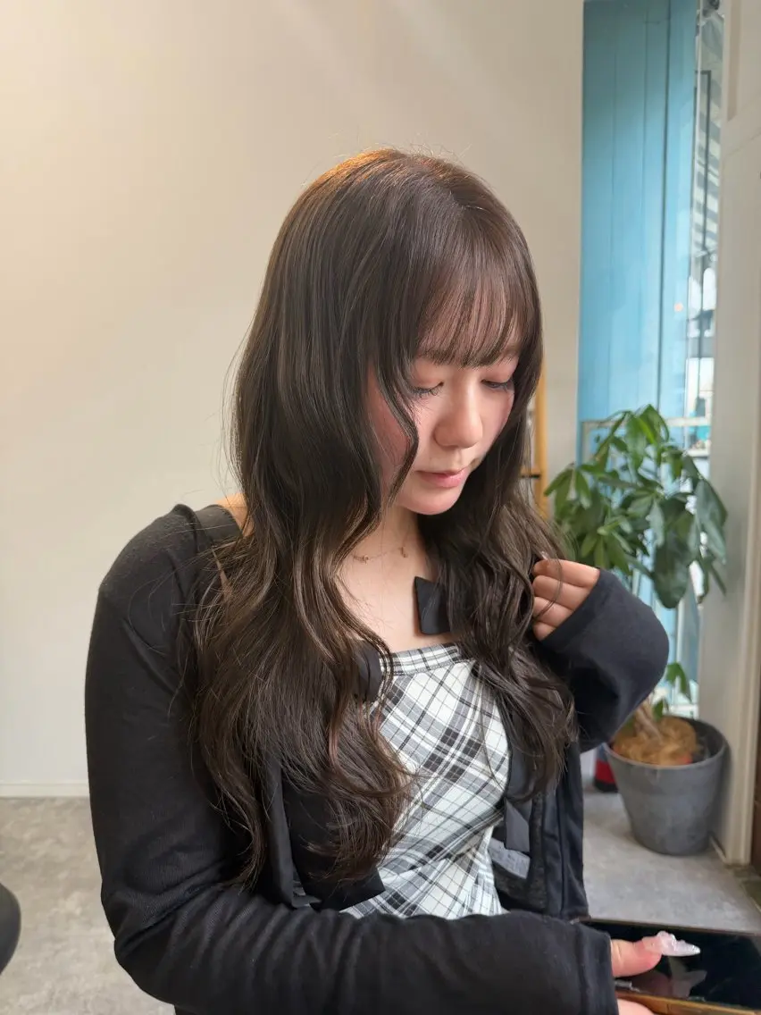 ロング カラー 透明感カラー グレージュ ヘアカラー 金澤 希空のヘアスタイル