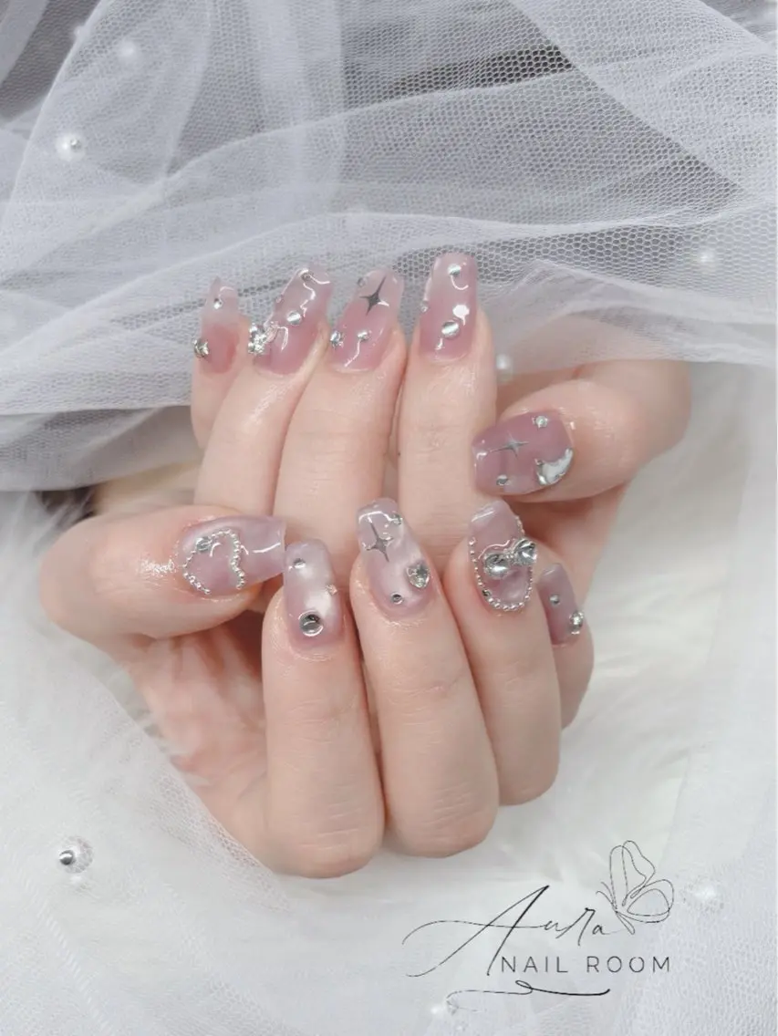 ネイル バレンタイン Aura Nail Roomのネイルデザイン