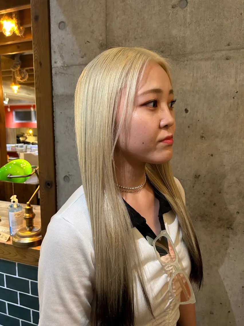 セミロング カラー カット トリートメント 🎨デザイン🥇 美髪・艶髪 日暮千敬のヘアスタイル