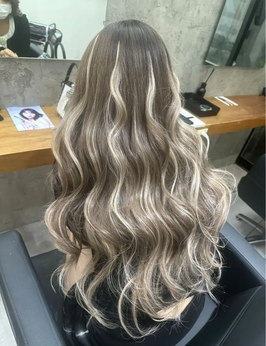 ロング カラー ヘアアレンジ ヘアカラー トリートメント vizz by el yts 北谷ブリーチのヘアスタイル