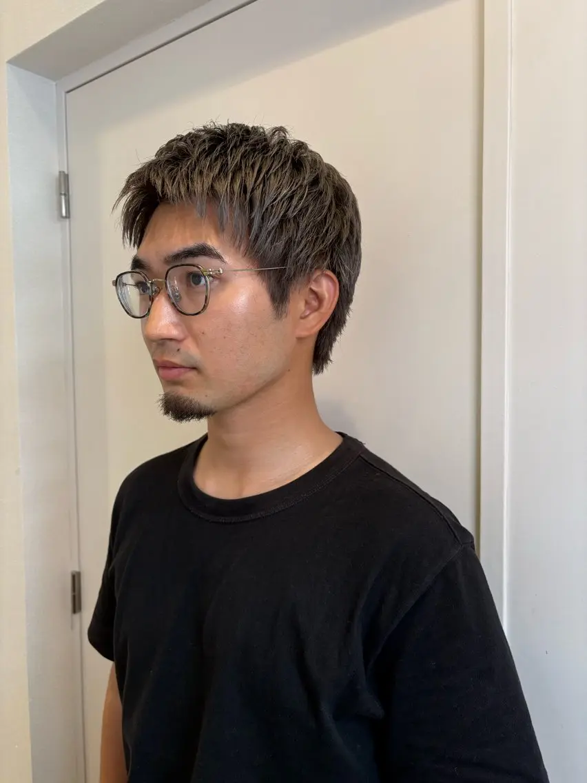 カット+マイクロバブル+眉カット+スタイリングの写真