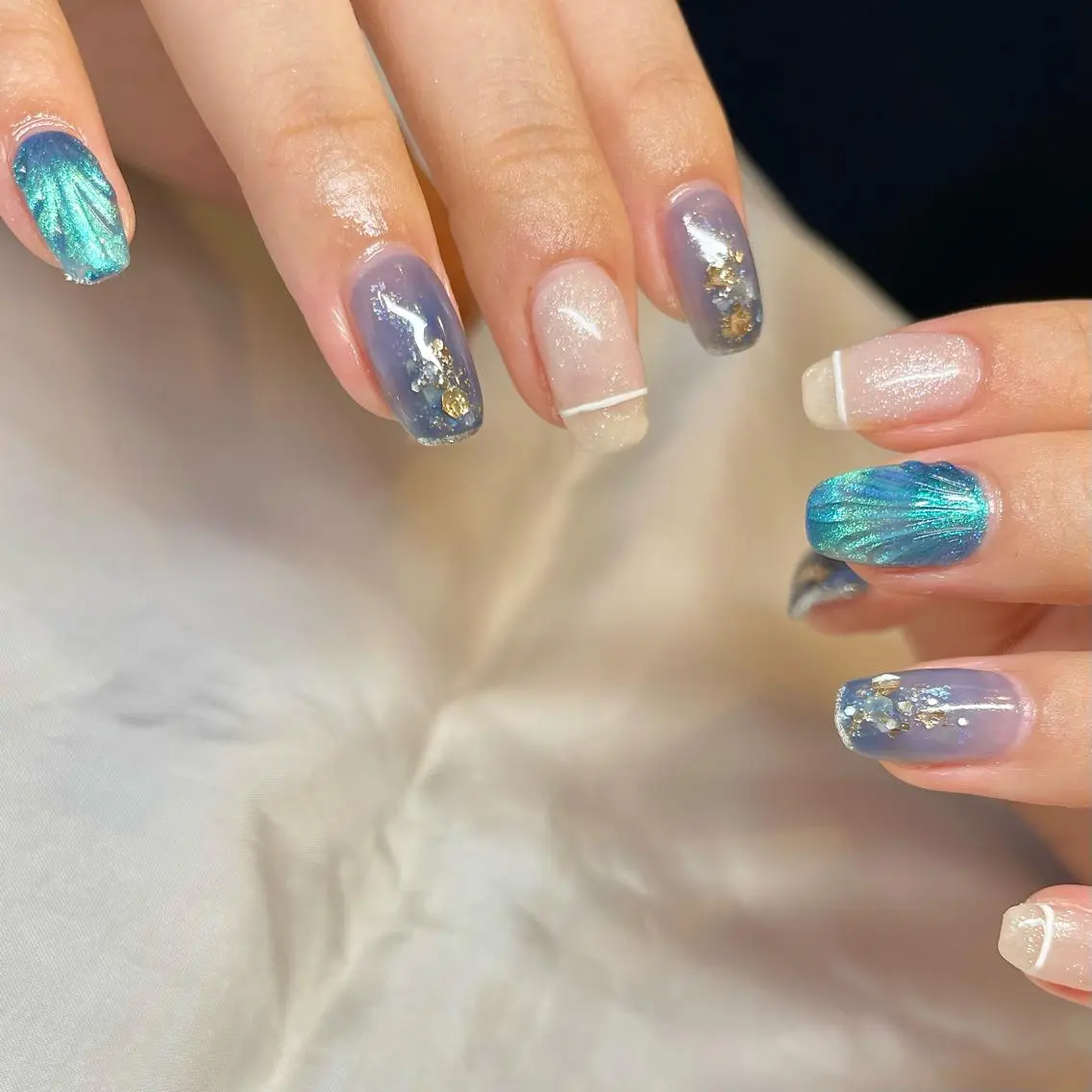 ミディアム カラー パーマ ヘアアレンジ メンズ キッズ ネイル マツエク・マツパ アイブロウ ブルーカラー ブルー クリアネイル el. by Aoのネイルデザイン