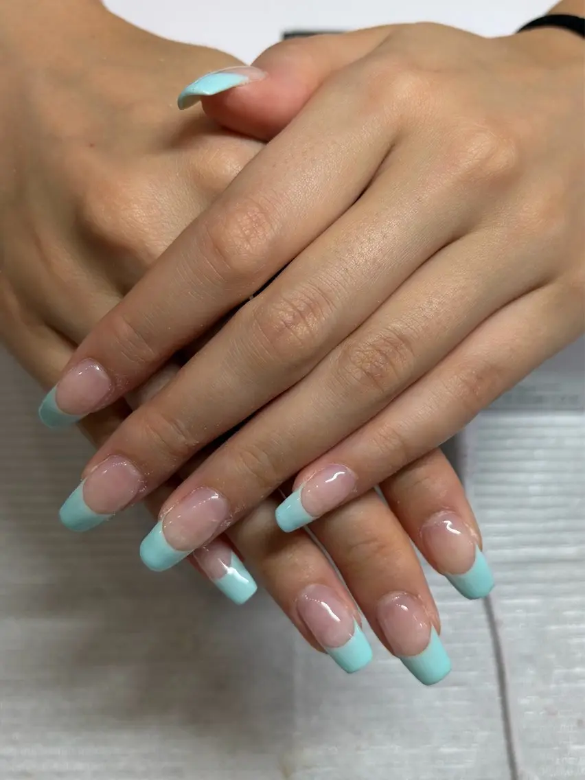 ネイル ブルー フレンチネイル すだ えれなのネイルデザイン