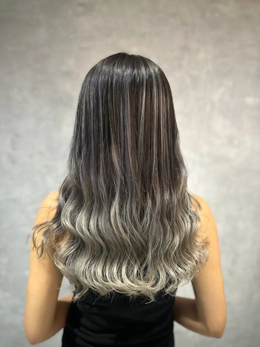 セミロング アッシュ レイヤーカット カット ヘアカラー 🆕TRUTH千葉店 店長Yuのヘアスタイル