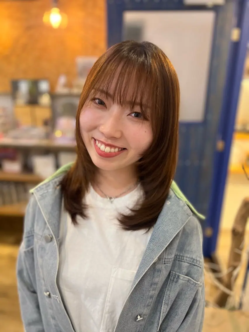 ミディアム 小顔カット カット トリートメント Liere Muuのヘアスタイル