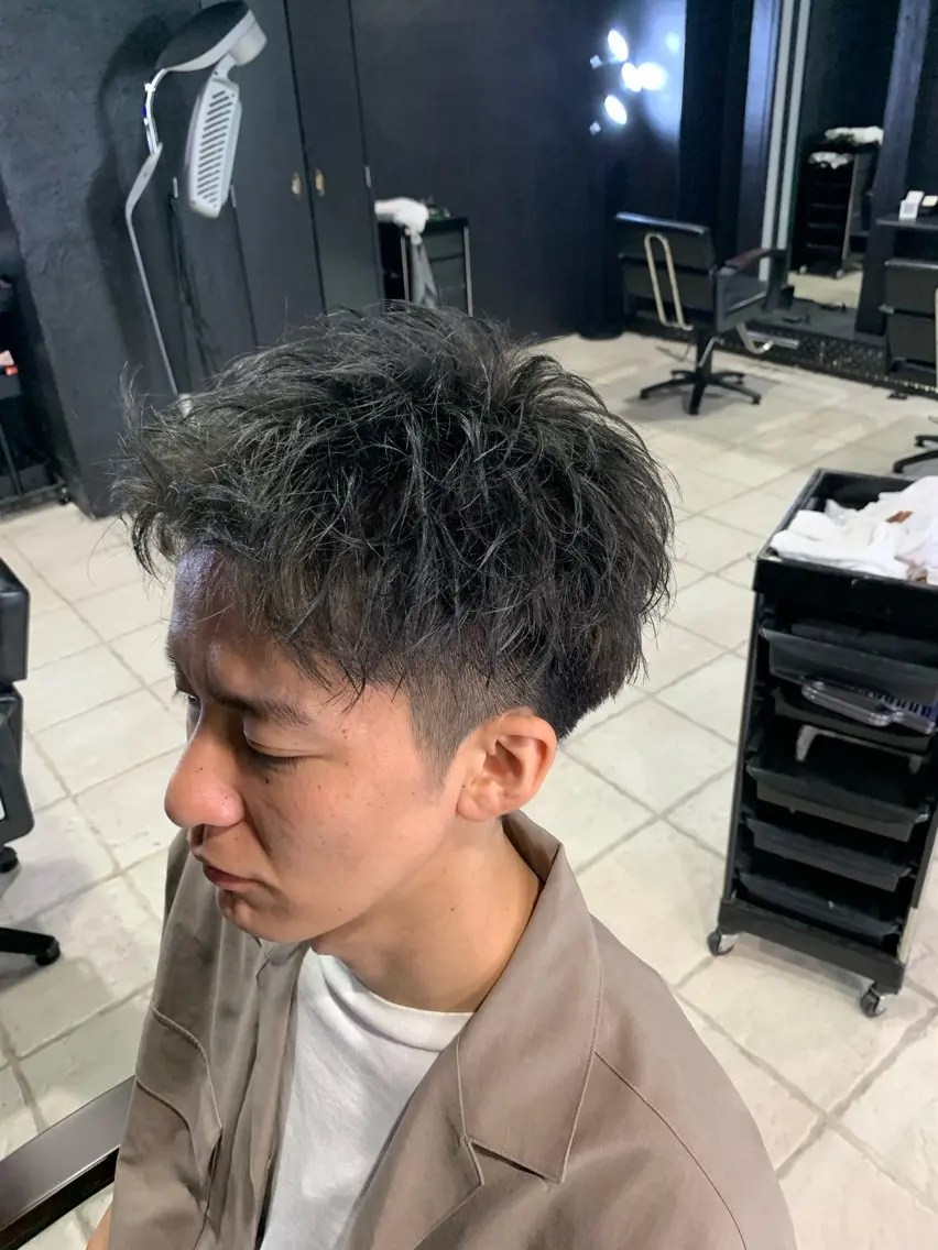 カラー ヘアアレンジ メンズ メンズブリーチ ブリーチ カット ヘアカラー トリートメント ヘアセット メンズ専門 美容師✨ アメ村 堀江颯瑛のヘアスタイル