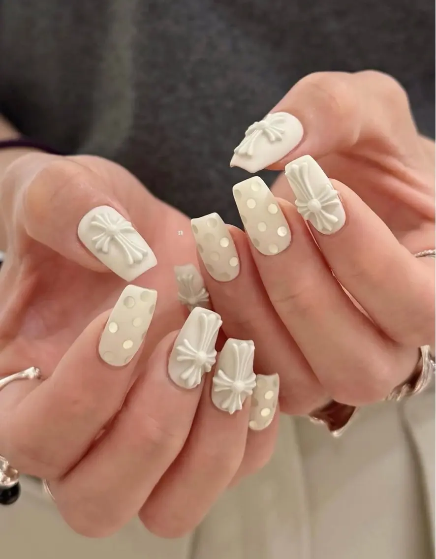 ネイル アートネイル ボルドー フレンチネイル ジェルネイル 氷ネイル・うるうるネイル ハンドネイル Julie Nail Rinのネイルデザイン