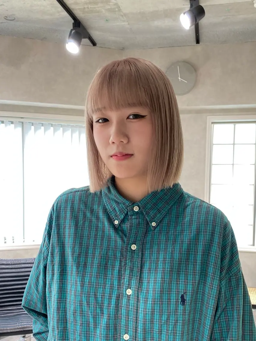 ショート カラー ベージュカラー ミルクティーベージュ ボブ カット ヘアカラー トリートメント ダブルカラー ブリーチ/kaitoのヘアスタイル