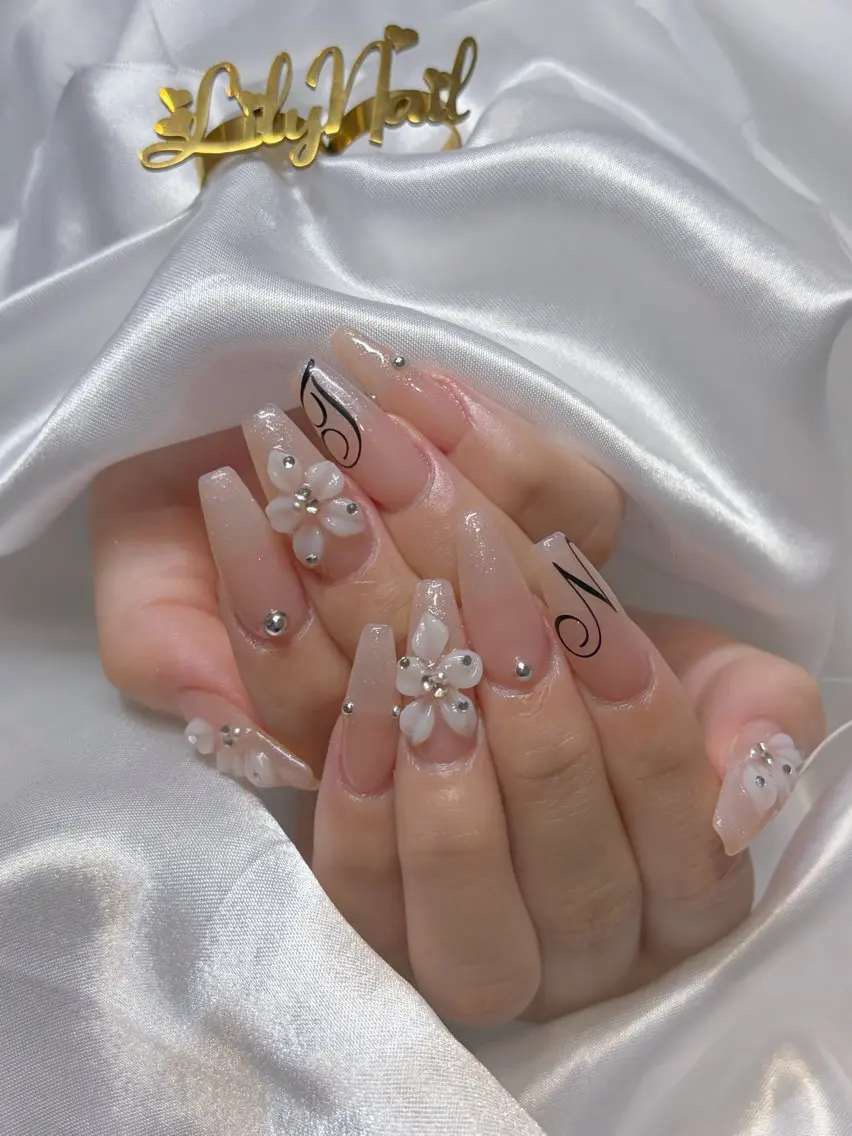 ネイル MIKA LILYのネイルデザイン