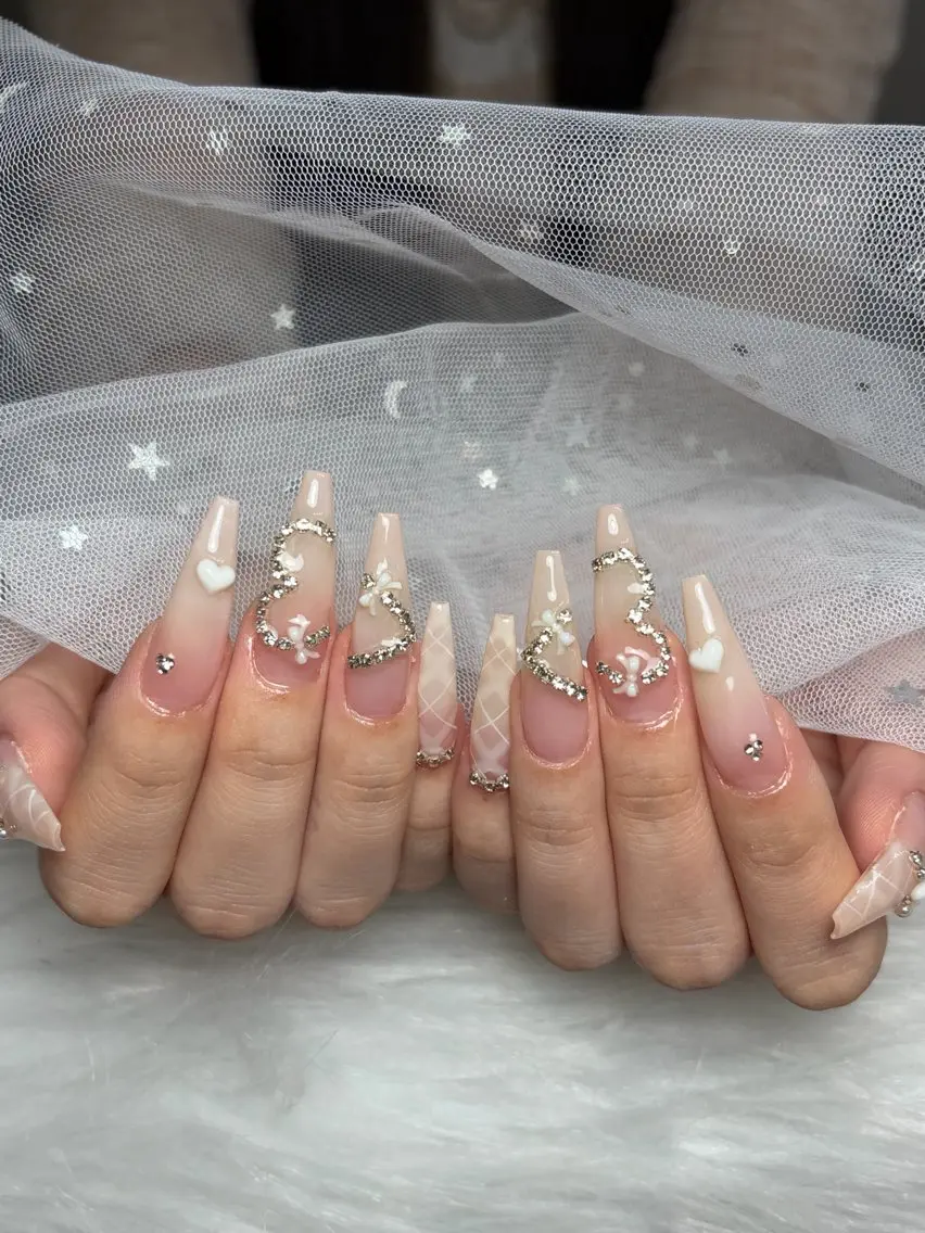 ネイル アートネイル 長さ出し ジェルネイル 韓国ネイル マグネットネイル ハンドネイル Cloudy Chan Nailのネイルデザイン