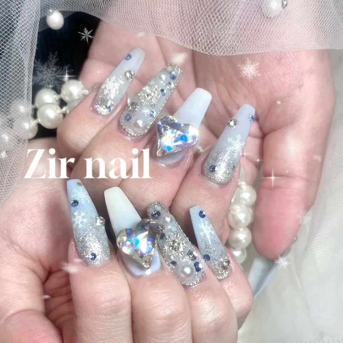ネイル 冬ネイル クリスマス Zir nail🪽 Otohaのネイルデザイン
