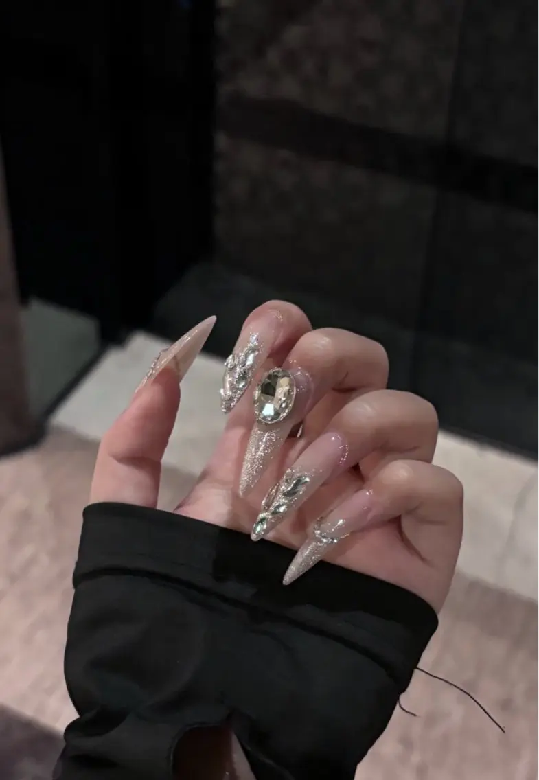 ネイル ハンドネイル Luna Gladeのネイルデザイン