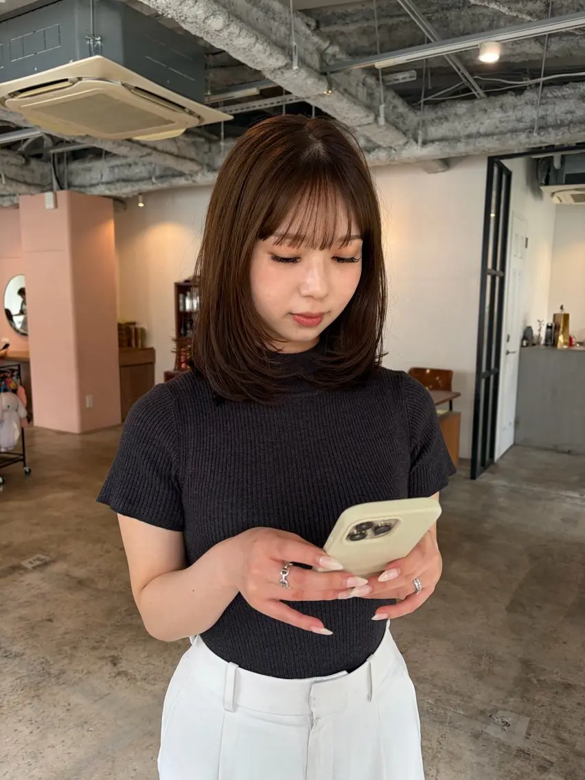 ミディアム レイヤーカット カット ヘアカラー 🧣misaki 🧣のヘアスタイル