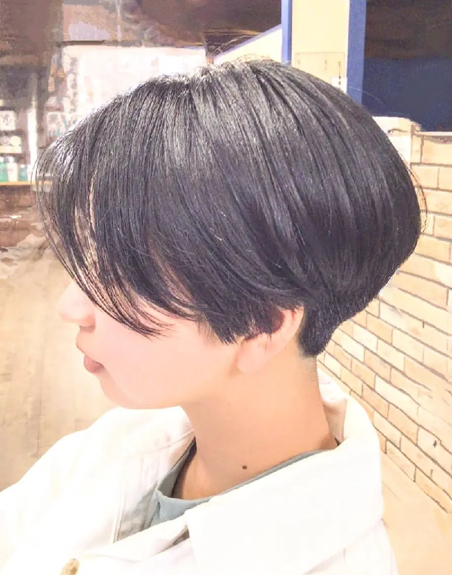 ショート ショートヘア 岡本 小百合のヘアスタイル