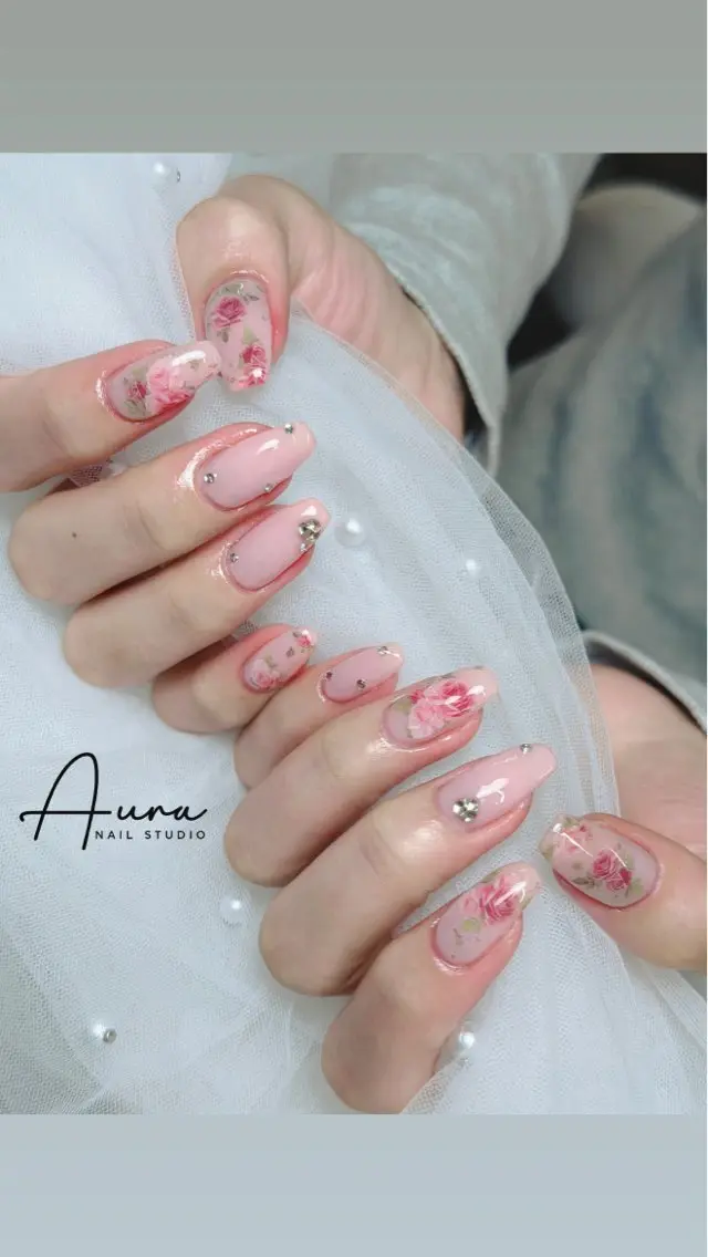 ネイル アートネイル フラワーネイル 韓国ネイル ロングネイル ピンク ハンドネイル Aura Nail Studioのネイルデザイン