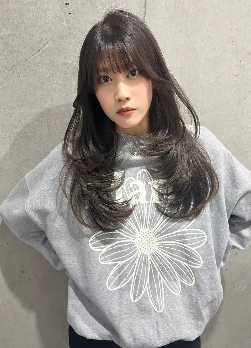 ロング 篠塚 純のヘアスタイル