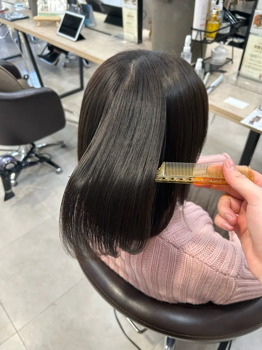 ミディアム ヘアカラー 光を纏うツヤ感ロング Natsuki🤍のヘアスタイル